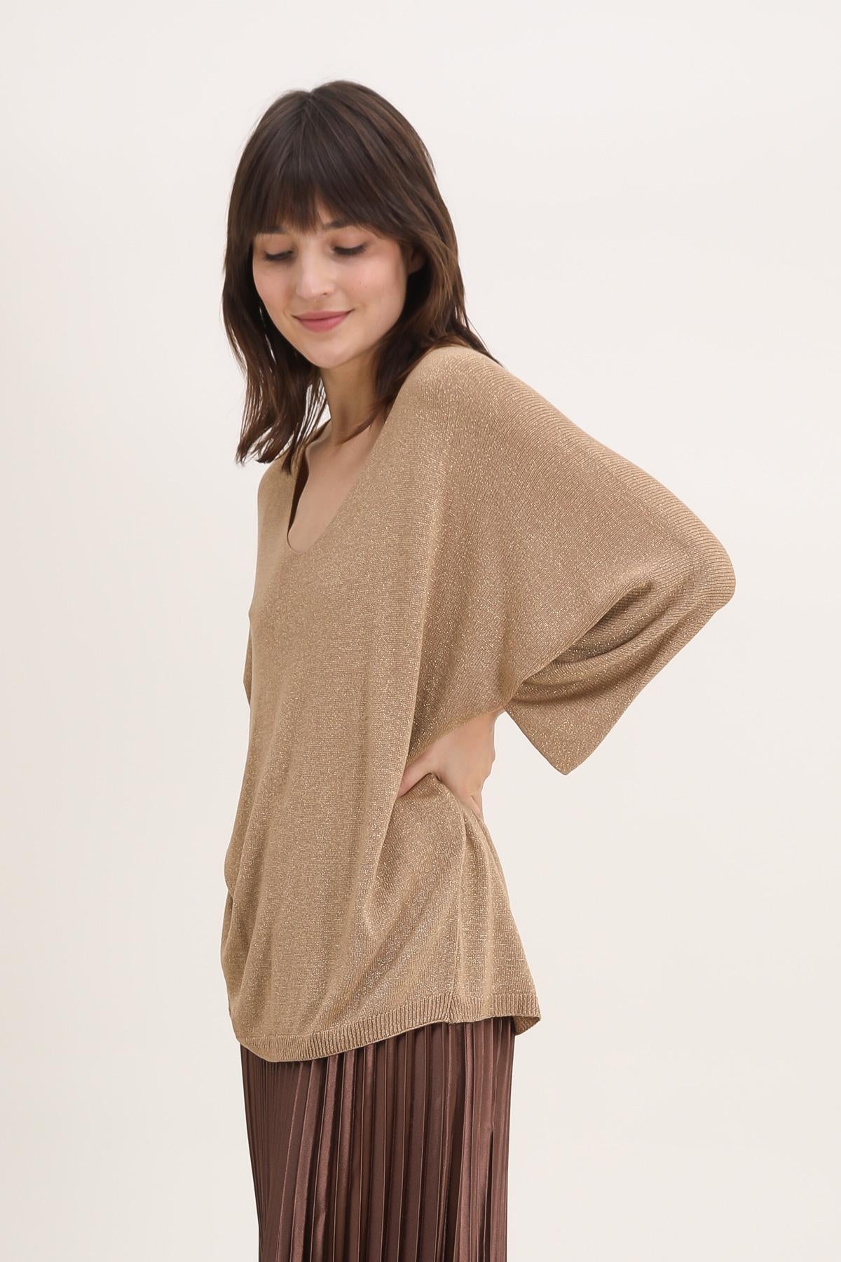 PULL LÉONIE