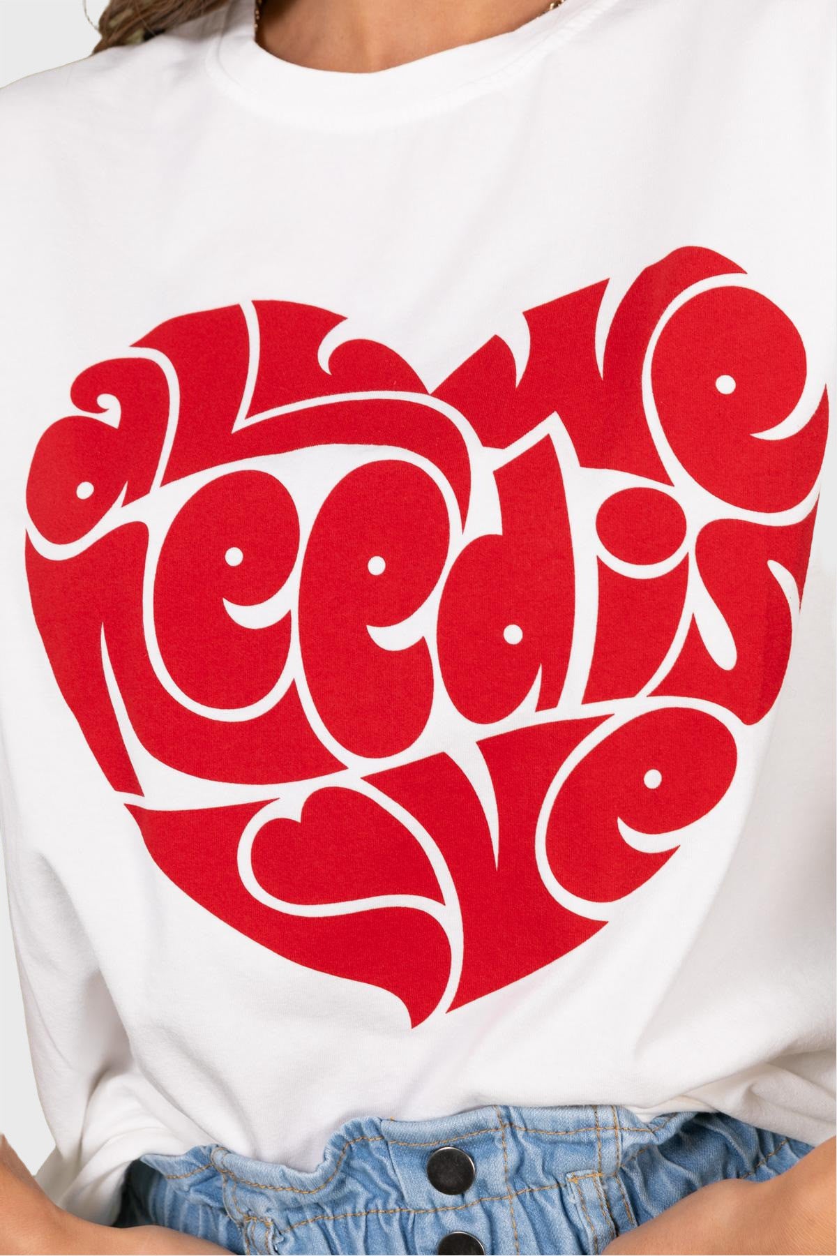 T-SHIRT ALL WE NEED IS LOVE