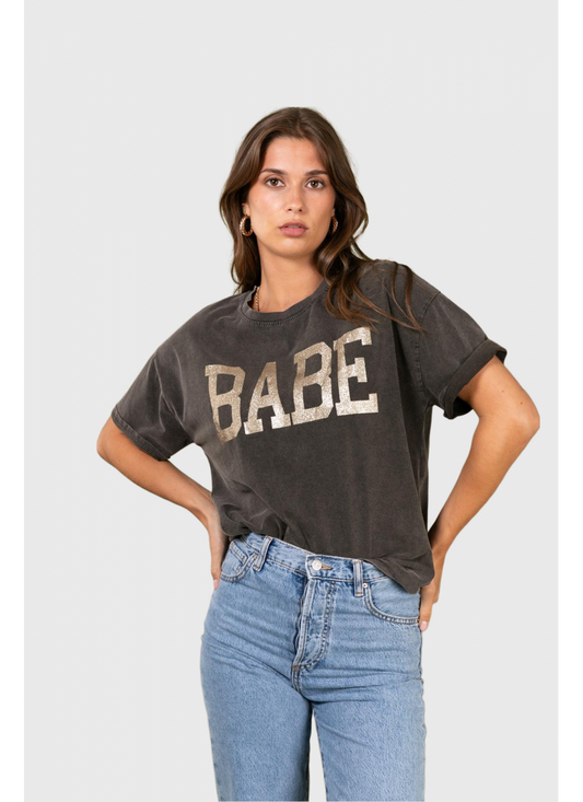 T-SHIRT BABE